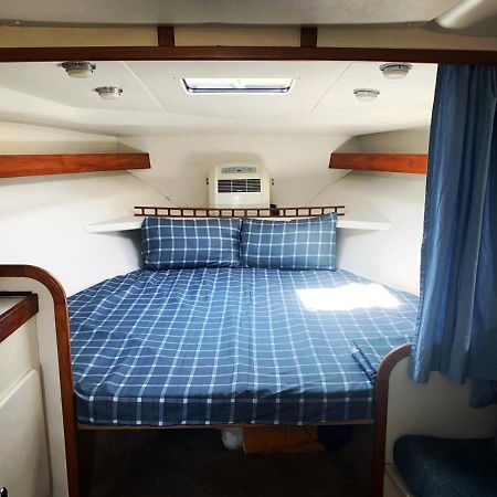 Cozy Private Two Rooms Yacht In Barcelona With Free Parking Sant Adria de Besos Eksteriør bilde