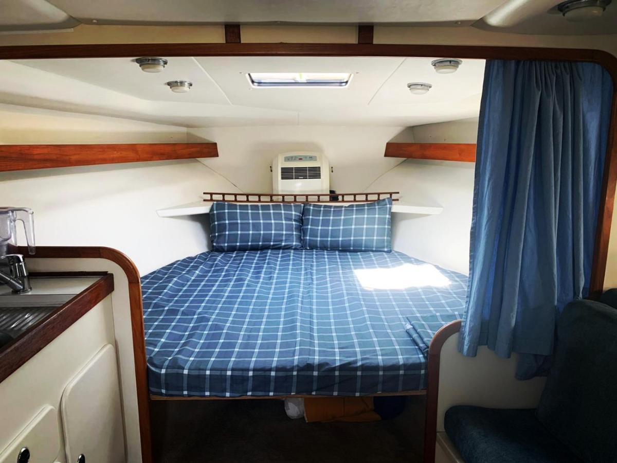 Cozy Private Two Rooms Yacht In Barcelona With Free Parking Sant Adria de Besos Eksteriør bilde