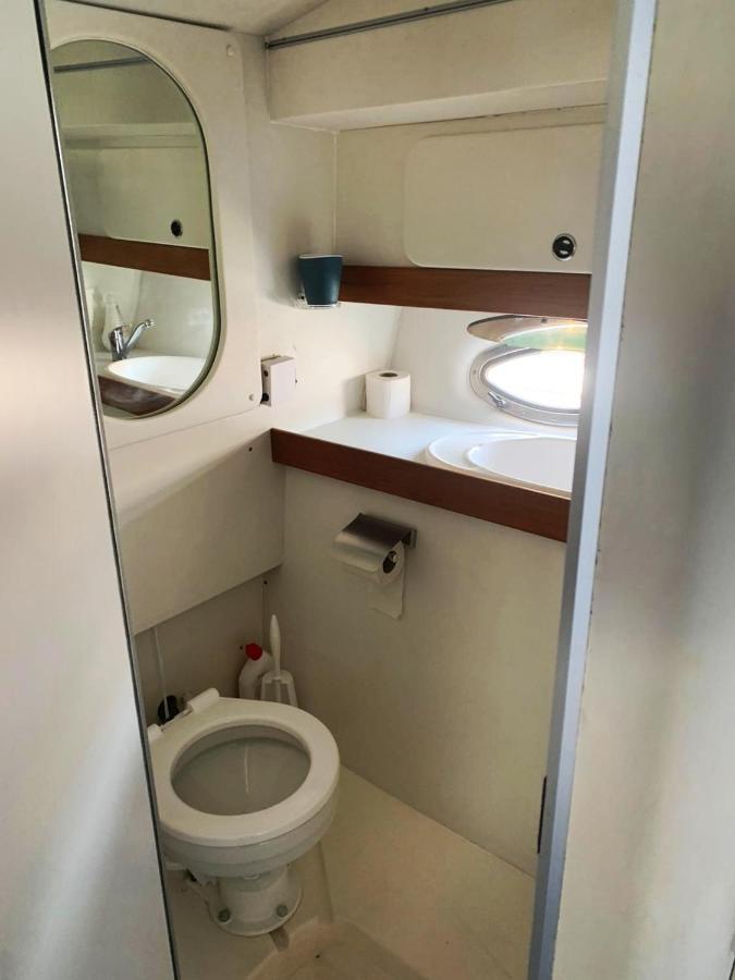 Cozy Private Two Rooms Yacht In Barcelona With Free Parking Sant Adria de Besos Eksteriør bilde