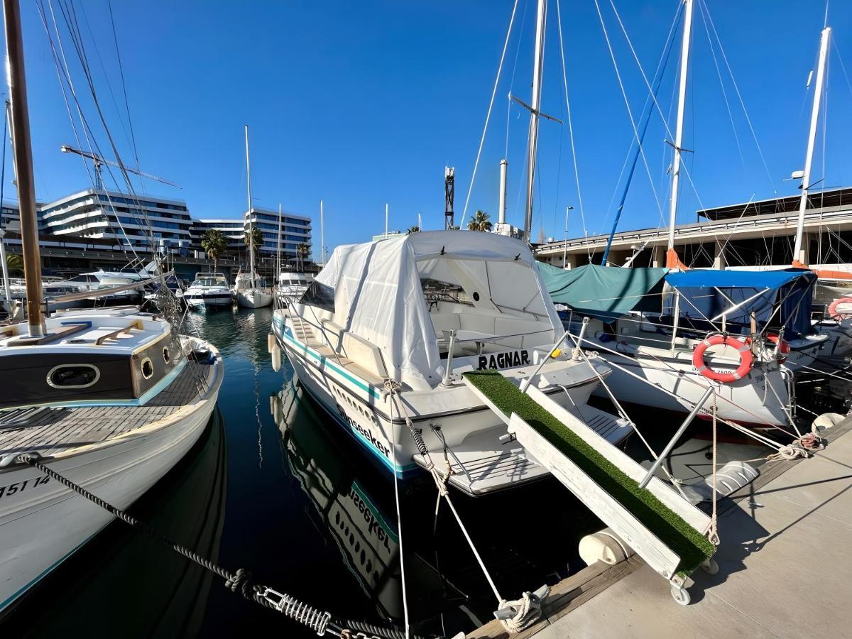 Cozy Private Two Rooms Yacht In Barcelona With Free Parking Sant Adria de Besos Eksteriør bilde