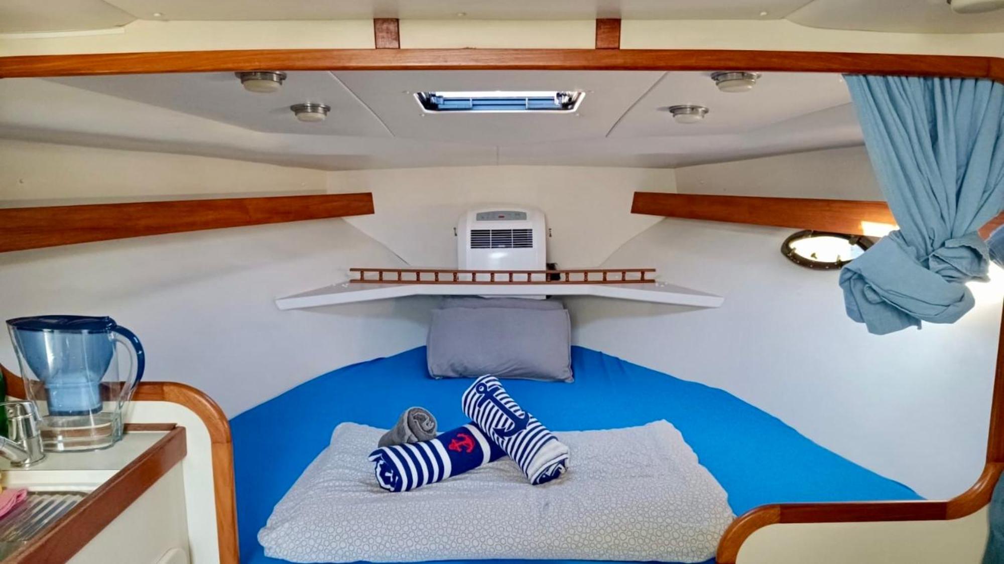 Cozy Private Two Rooms Yacht In Barcelona With Free Parking Sant Adria de Besos Eksteriør bilde